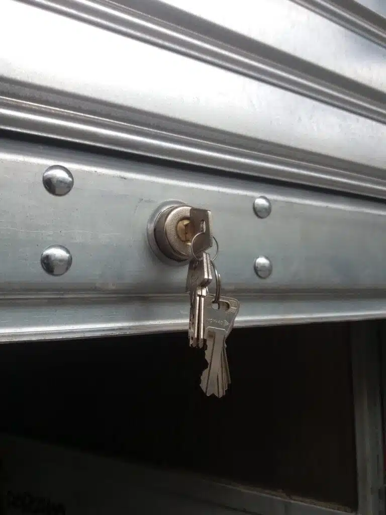 Cerradura Cierre metálico Cerradura para Cierre metálico. Reparación de Cierres metálicos en Madrid